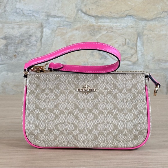 Coach - Picture 8 of 16